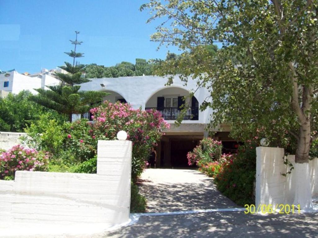 Georgia Studios Fourni Ikaria Exterior foto