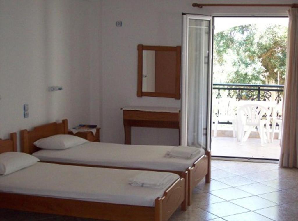 Georgia Studios Fourni Ikaria Zimmer foto